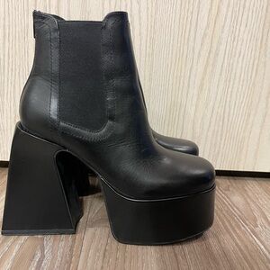 Steve Madden Black Platform Ankle Boots